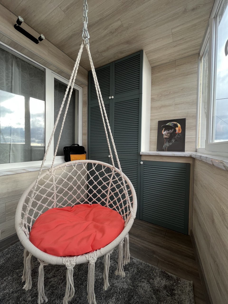 Modern Oasis Luxury on the Balcony