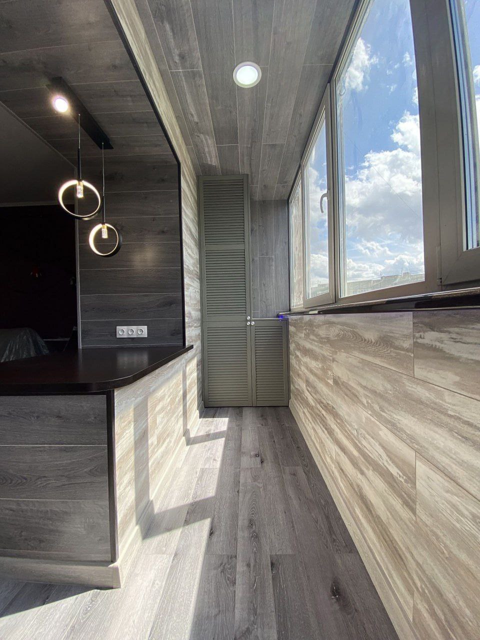 Sunbeams: Full-Height Windows Renovation