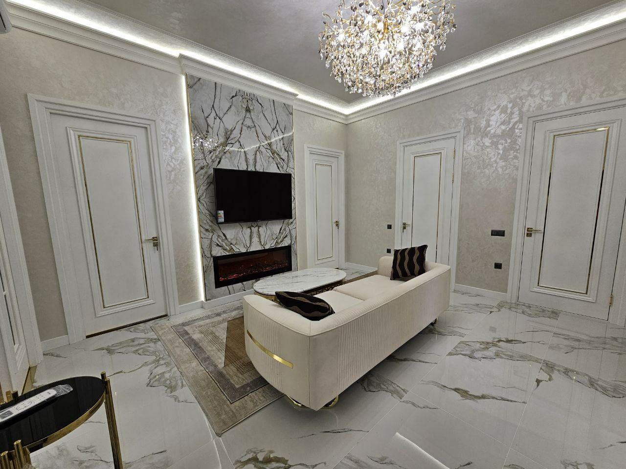 Step into Luxury: Move-In Ready Apartment with Turnkey Design by Planirovki.by