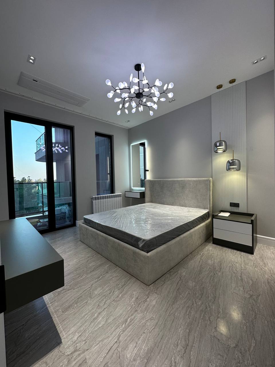 Key to Modernity: Photos of a Completed Modern Apartment Design