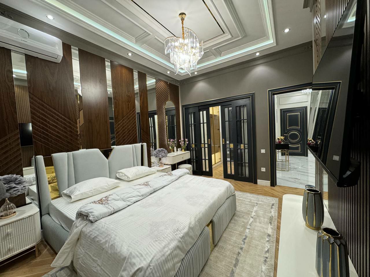 СтиStylish Elegy: Design Concept