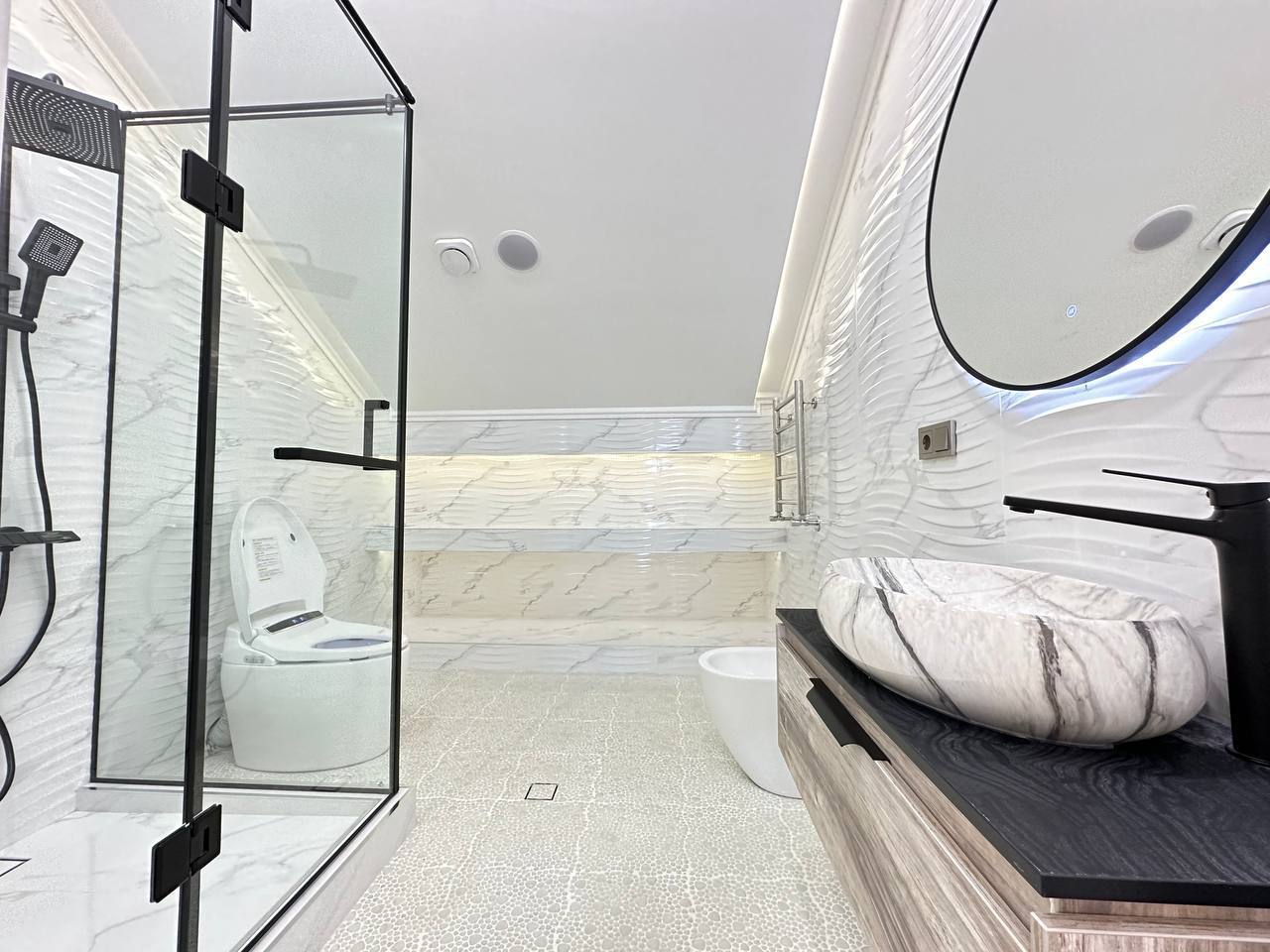 Spaciousness and Comfort: Home Interior Renovation by Planirovki.by