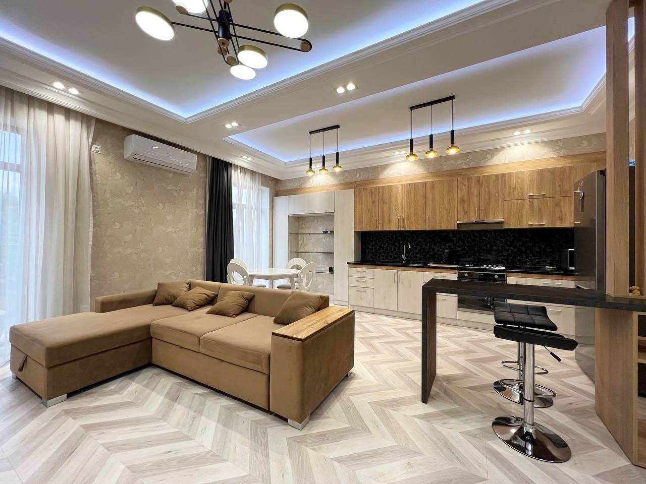 Modern Vision of Comfort: Designer-Renovated Two-Room Apartment