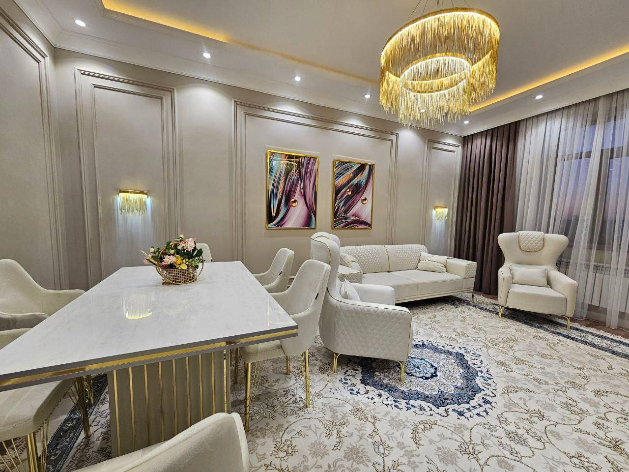 An Interior Where Classic Elements Meet Unexpected Accents