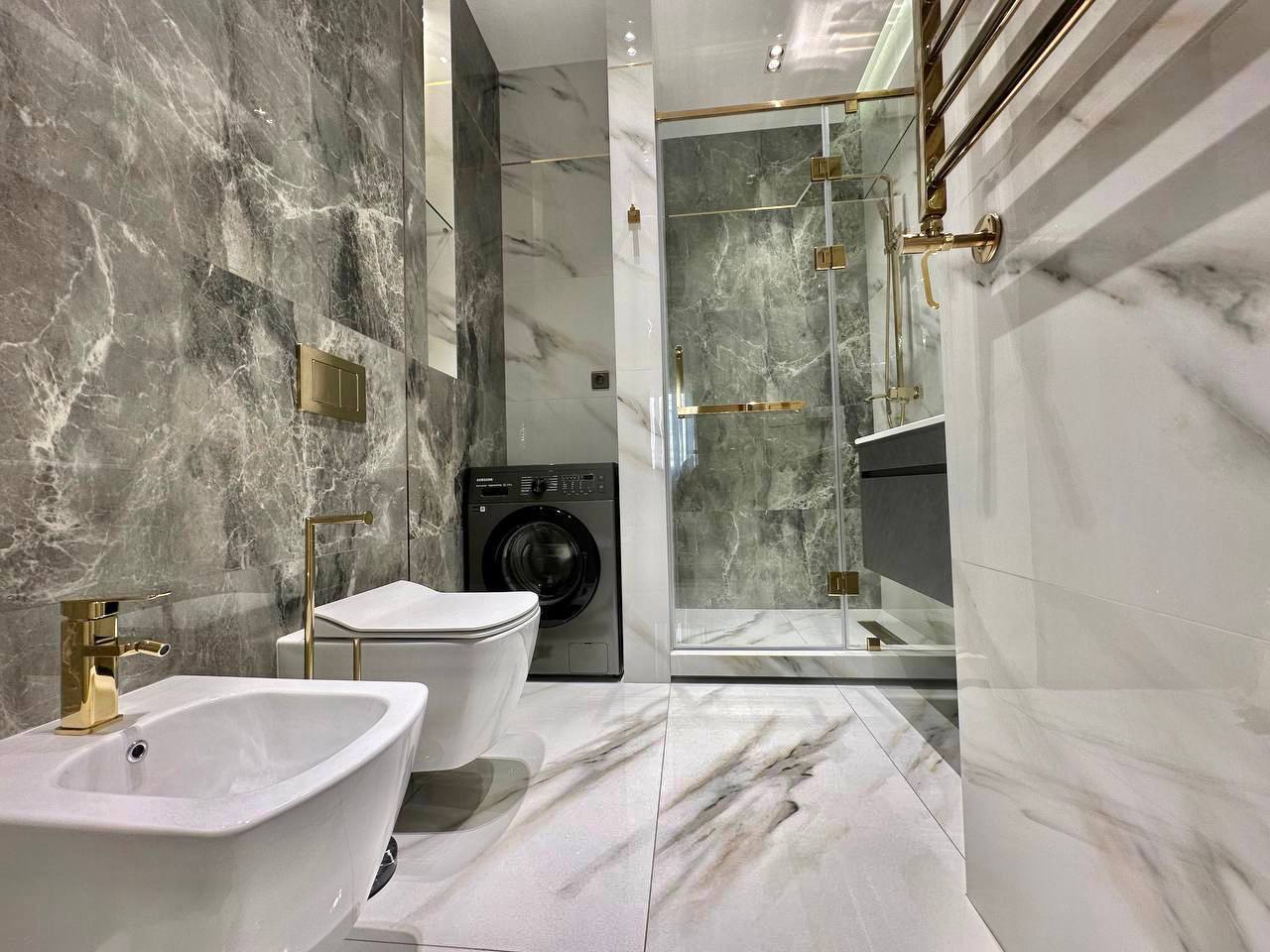 Dive into a World of Versatile Combinations and Unexpected Design Choices in the Bathroom