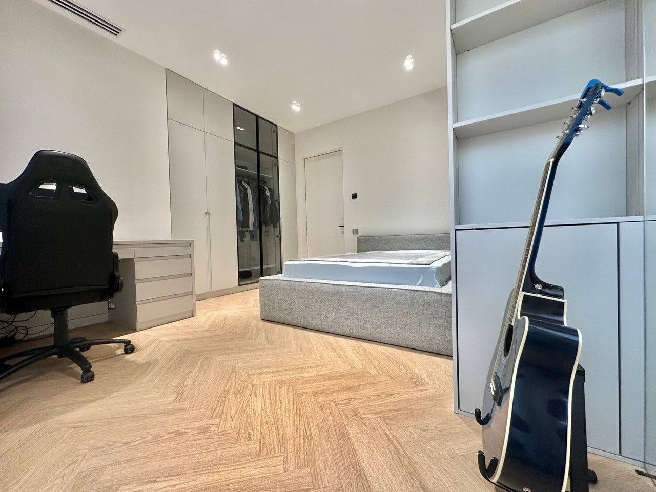 A Space where Every Beam of Light Highlights Sophistication