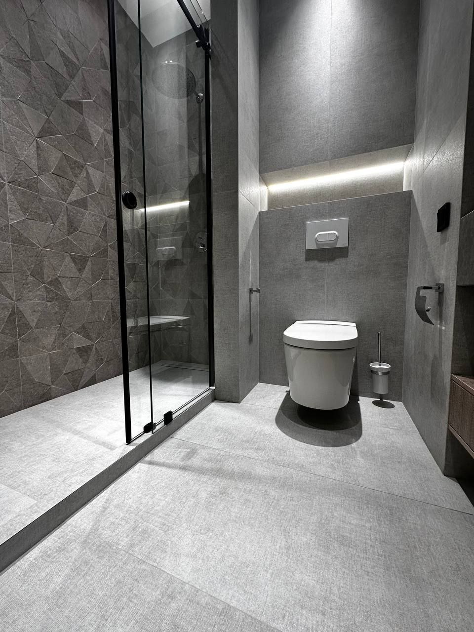 Elegant Monochrome: Loft Apartments in Central Minsk