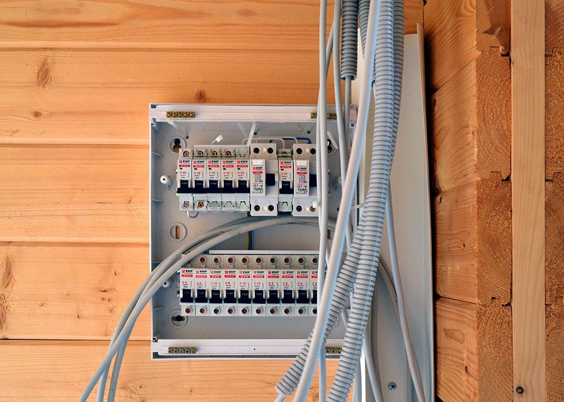 How to Ensure Reliable Power Supply for a Country House: From Choosing a Supplier to Ensuring Safety