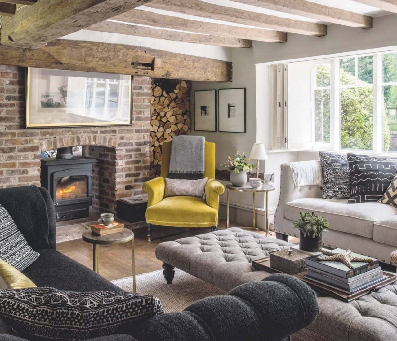 Artistic Atmosphere: Unique Art Objects in Interiors