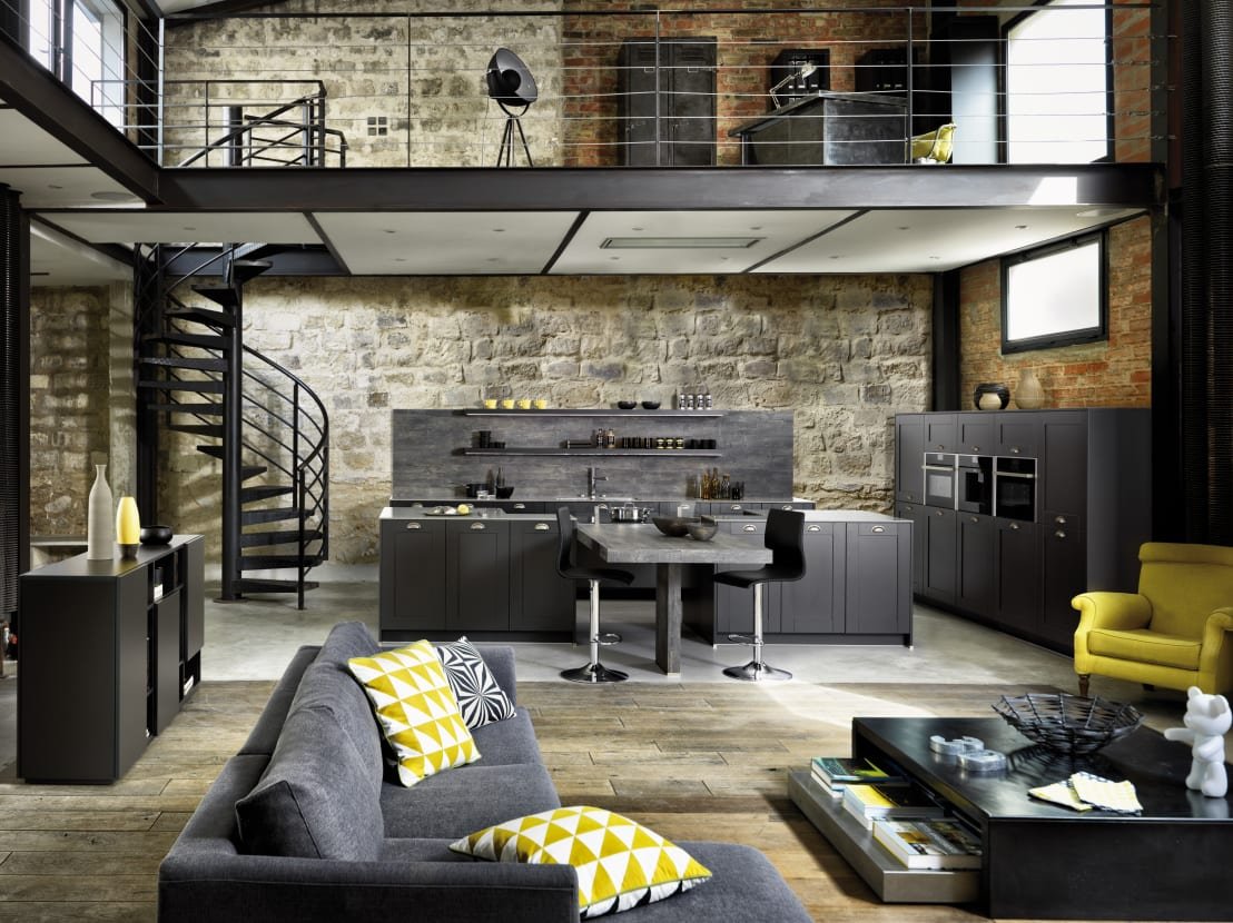 Contrasting Play in Interior