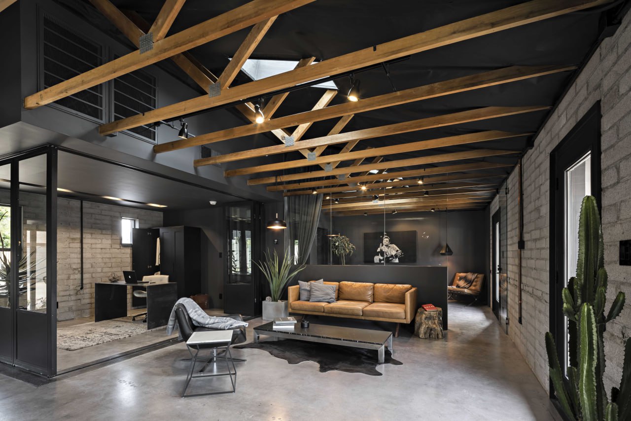 Cozy and Stylish: Creating a Loft-Style Country Home Interior by Planirovki.by