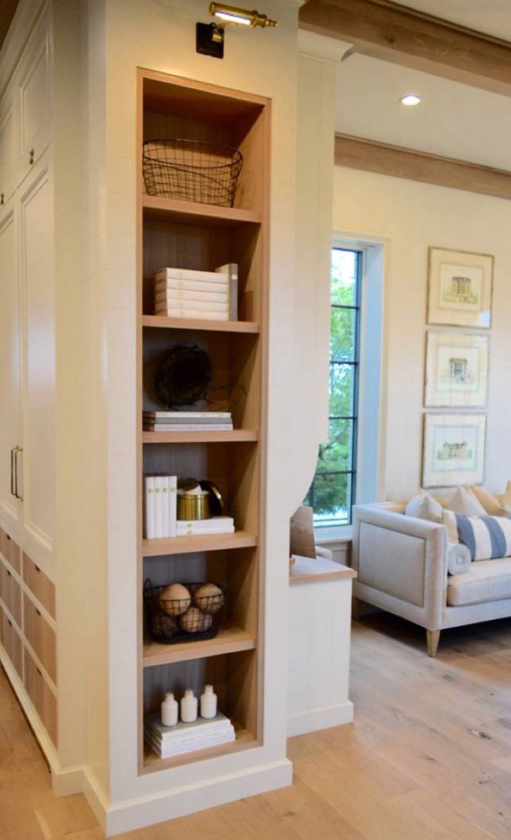 Elegant Solution for Your Interior: Accent Niche