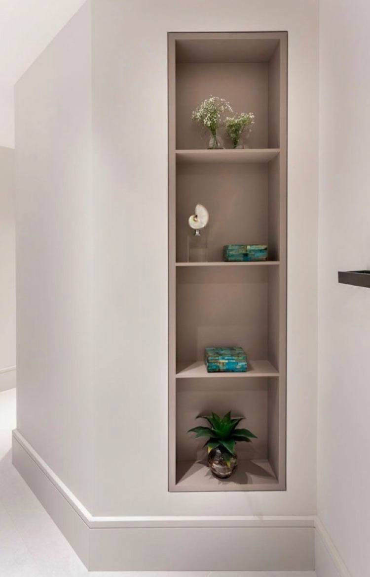Airy Design: Shelves with Space
