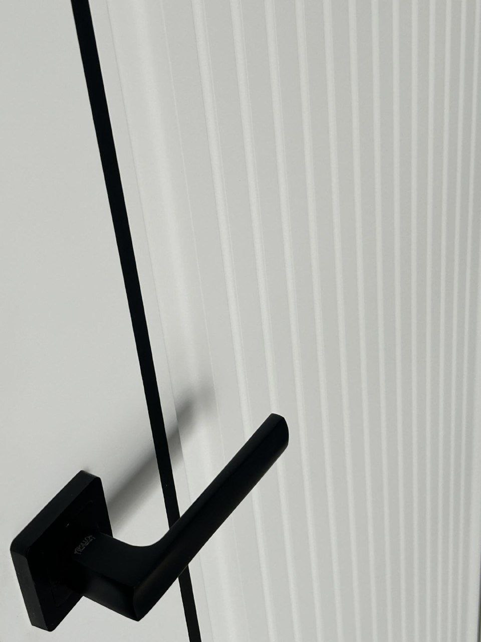 Choosing the Right Color for Your Door Handle: Trends and Tips