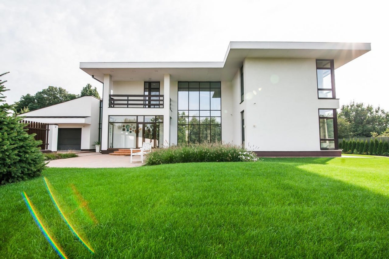 Winter Lawn Care: How to Bring Your Lawn Back to Life
