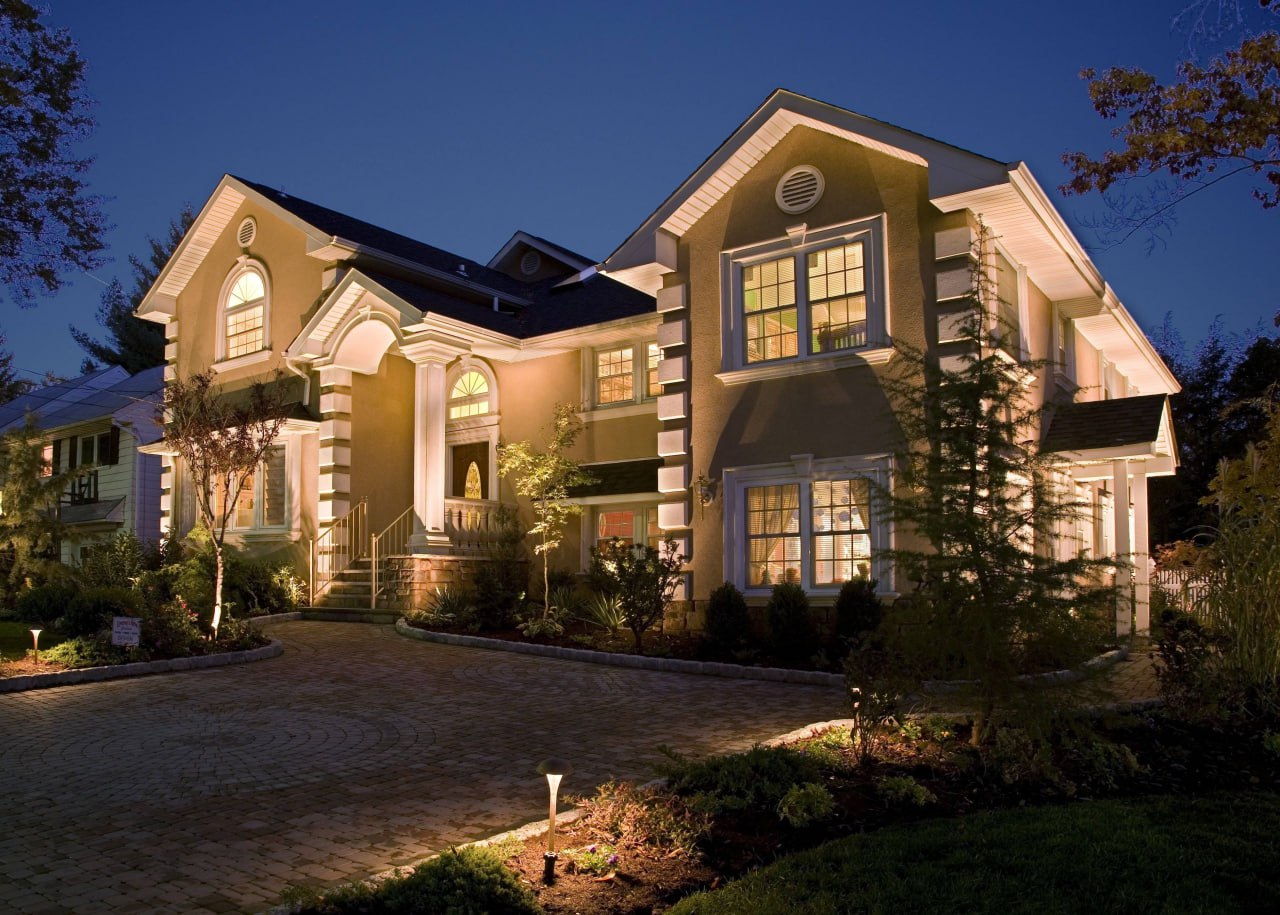 How to Choose Lighting for a Country House: Style and Comfort with Planirovki.by