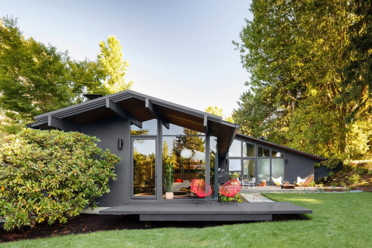 Elegance in Compact Form: The Art of Small Houses