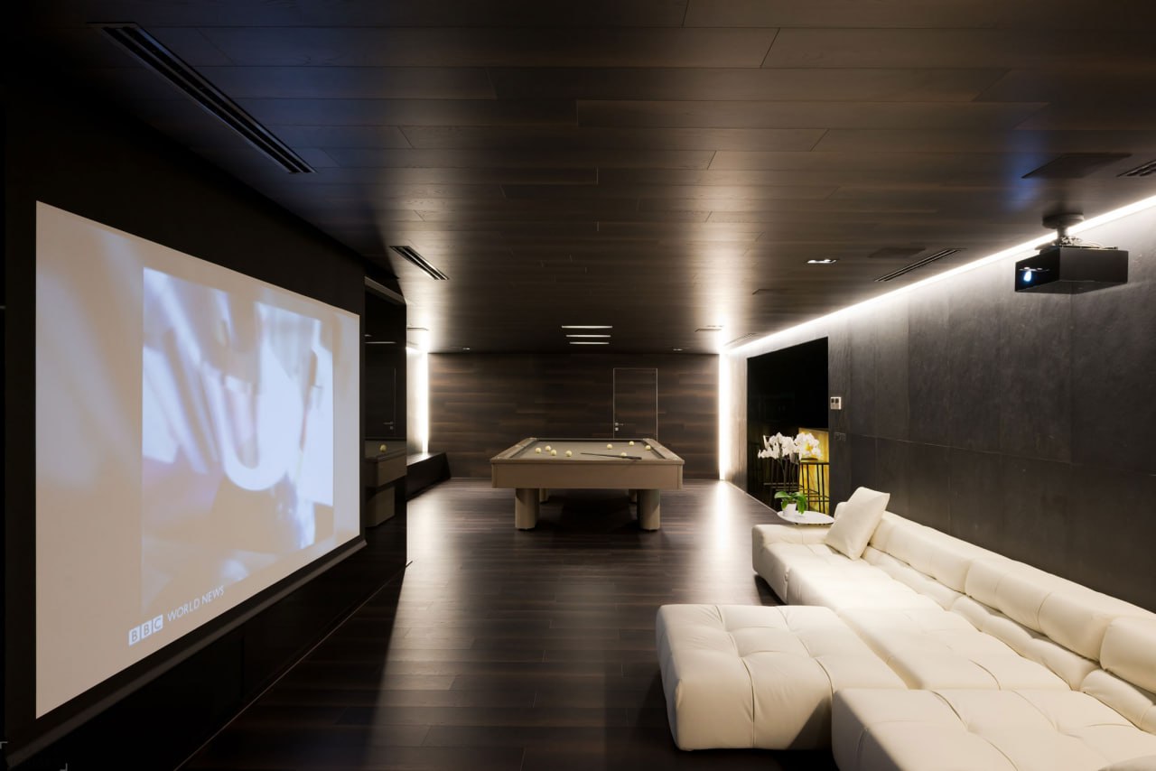 Future Technologies Today: A Professional Home Theater