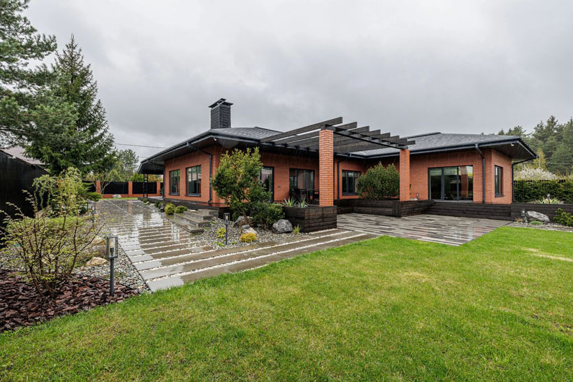 A Million-Dollar Home in Kolodishchi: A Modern Cottage in the Suburbs of Minsk