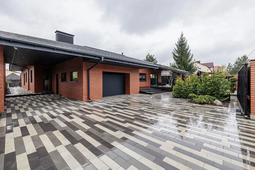 Clinker Brick House: Prestige and Reliability