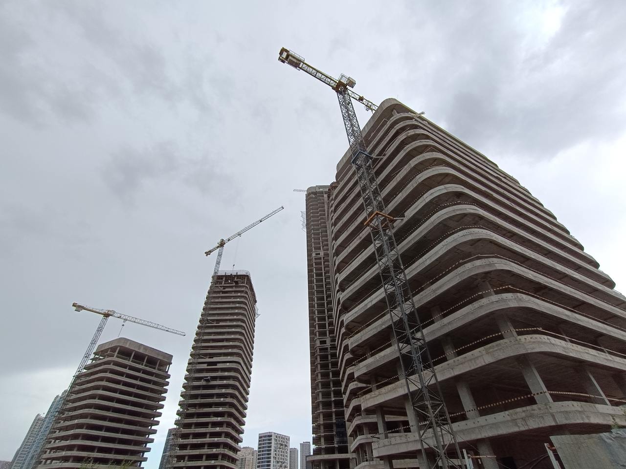 From Blueprint to Reality: Minsk's Architectural Aspiration