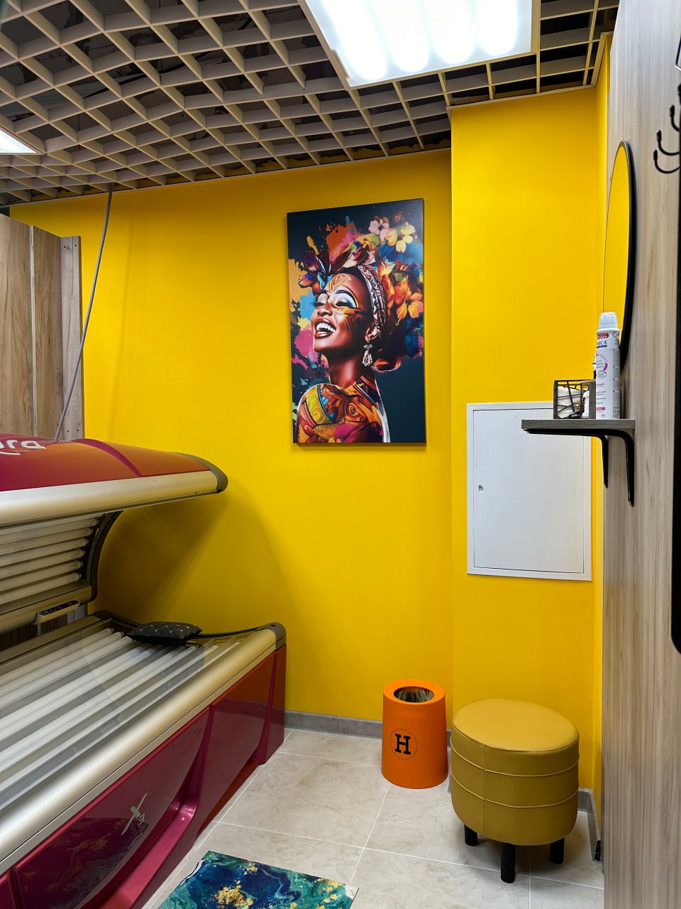 Your Personal Tanning Oasis in the Heart of Minsk-Mir: ZHARA